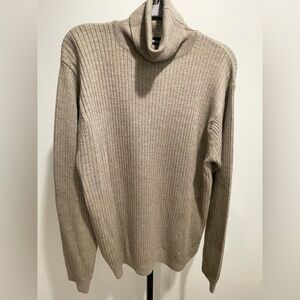 Neiman Marcus Ribbed Turtleneck cashmere sweater medium